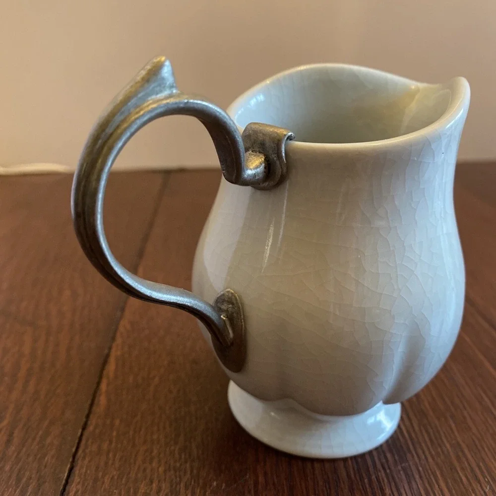 Creamer Pitcher With‎ Metal Handle